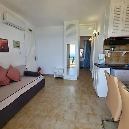 דירה Corfu Glyfada Menigos 2-5 *